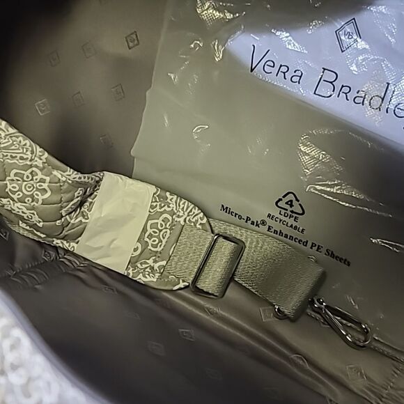 NWT Vera Bradley Cotton Collegiate Large Travel Duffle Bag - Grey/White - Picture 10 of 12